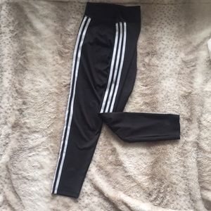 💥Adidas Capri legging💥